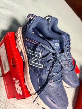 New Balance Kids Navy and Light Pink Trail Sneakers